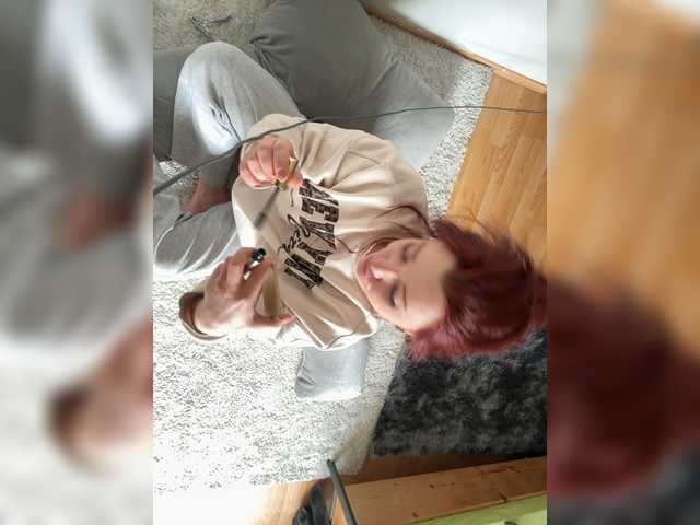 Littleslave1 live cam