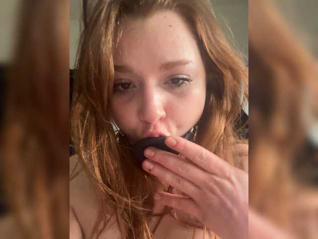 Littleslave1's BongaCams show and profile