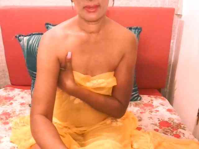 IndianpreetiXXX webcam