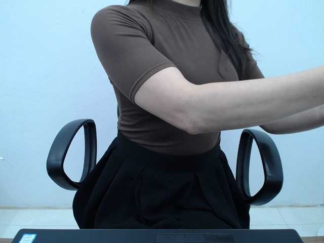 Lady-Young's BongaCams show and profile