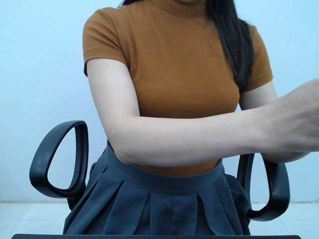 Lady-Young's BongaCams show and profile