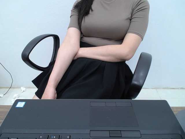 Lady-Young's BongaCams show and profile