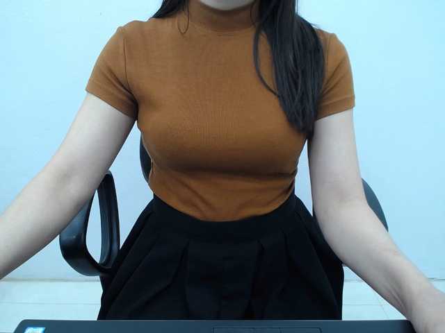 Lady-Young's BongaCams show and profile