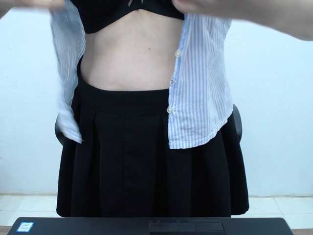 Lady-Young's BongaCams show and profile