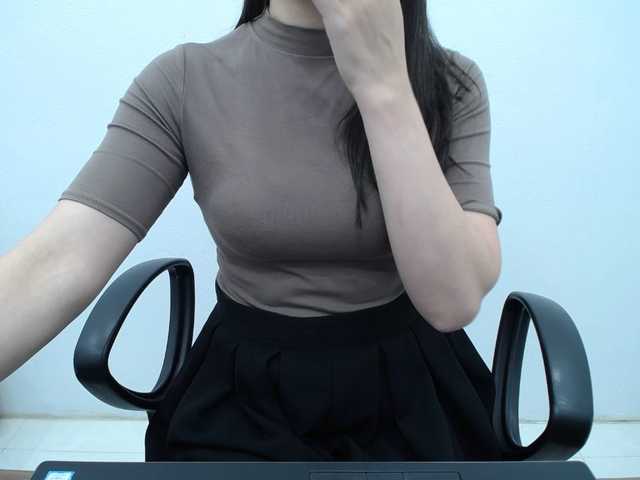 Lady-Young's BongaCams show and profile