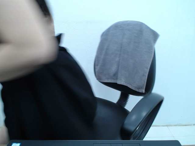 Lady-Young's BongaCams show and profile