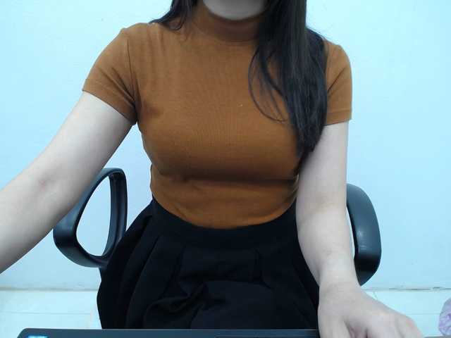 Lady-Young's BongaCams show and profile