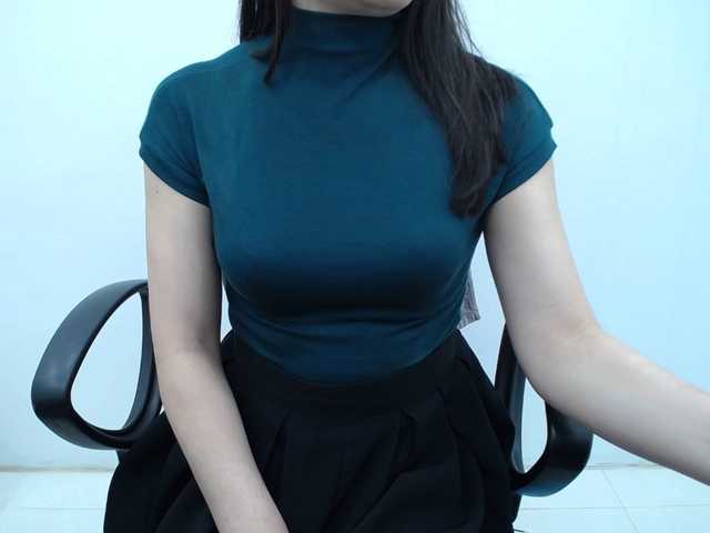 Lady-Young's BongaCams show and profile