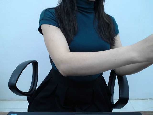 Lady-Young's BongaCams show and profile