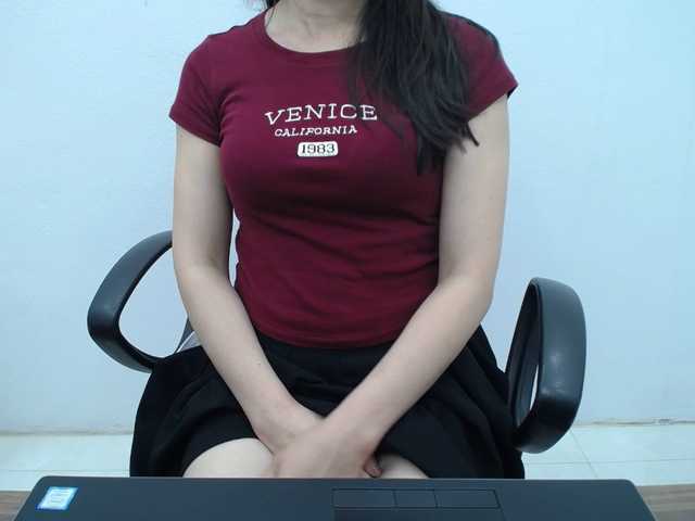 Lady-Young's BongaCams show and profile