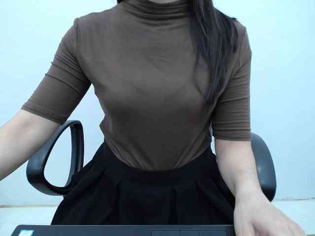 Lady-Young webcam