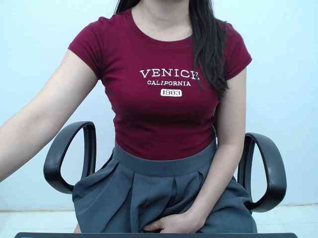 Lady-Young webcam