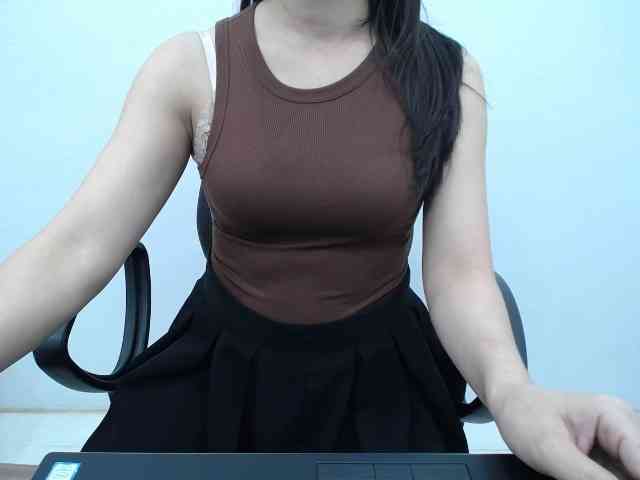 Lady-Young webcam