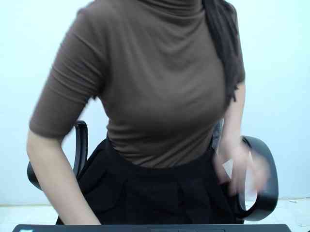 Lady-Young webcam