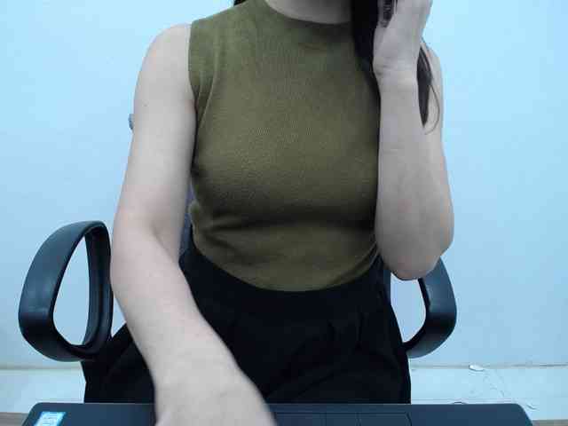 Lady-Young webcam