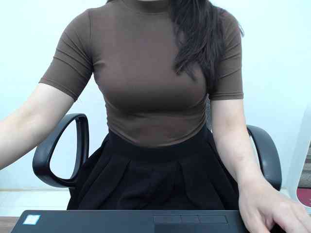 Lady-Young webcam