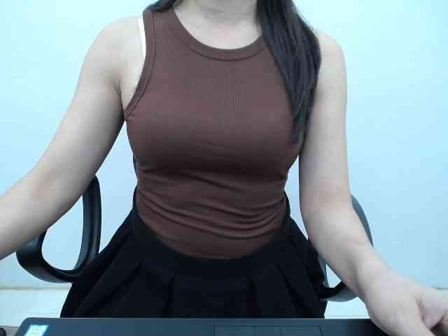 Lady-Young webcam