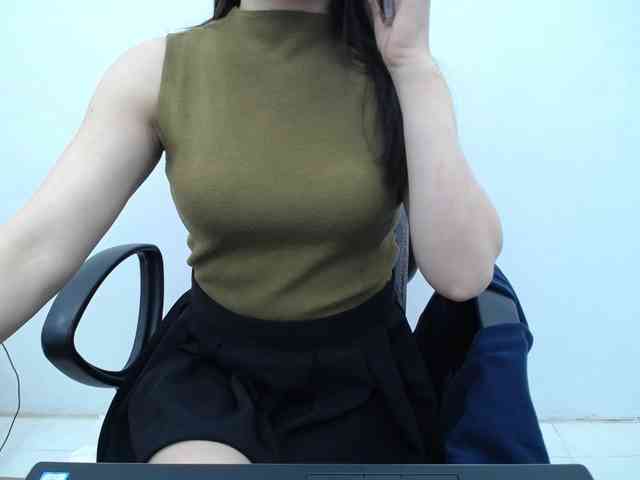 Lady-Young webcam
