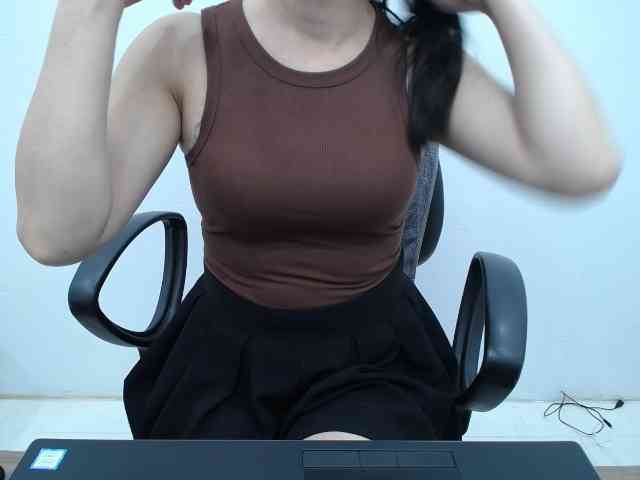 Lady-Young webcam