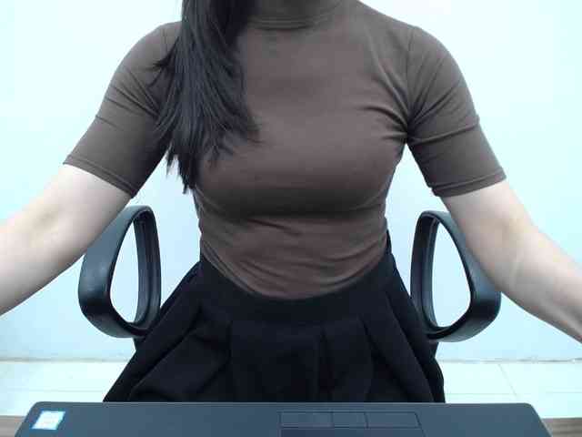 Lady-Young Live Webcam on BongaCams