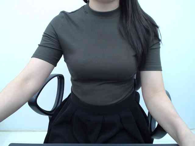 Lady-Young webcam