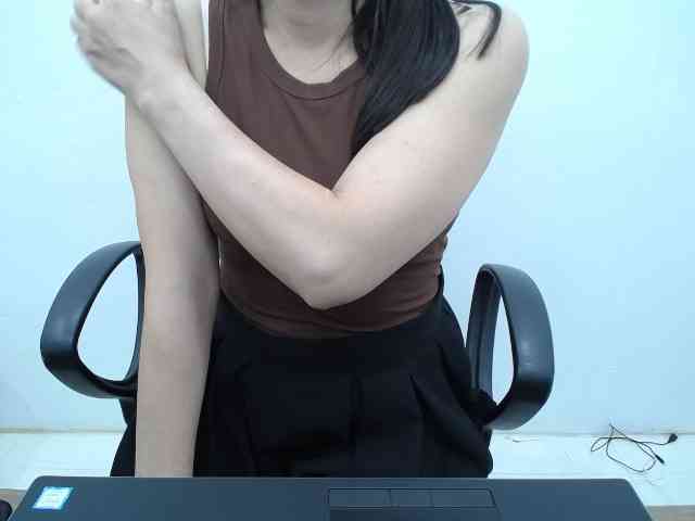 Lady-Young webcam