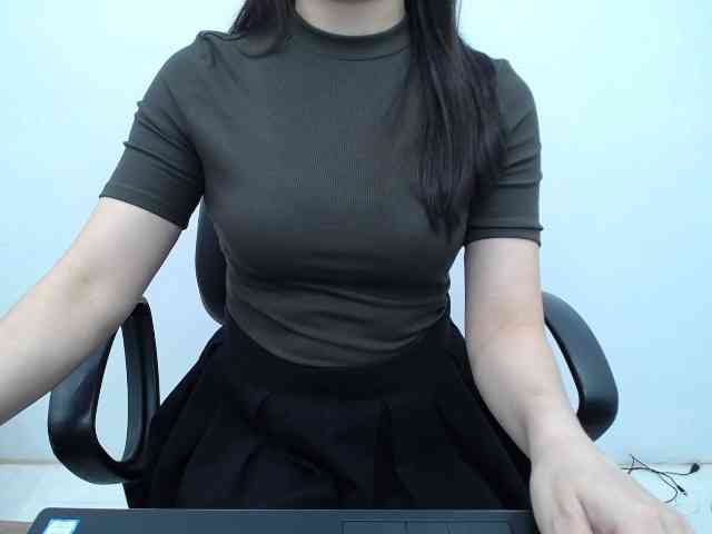 Lady-Young webcam