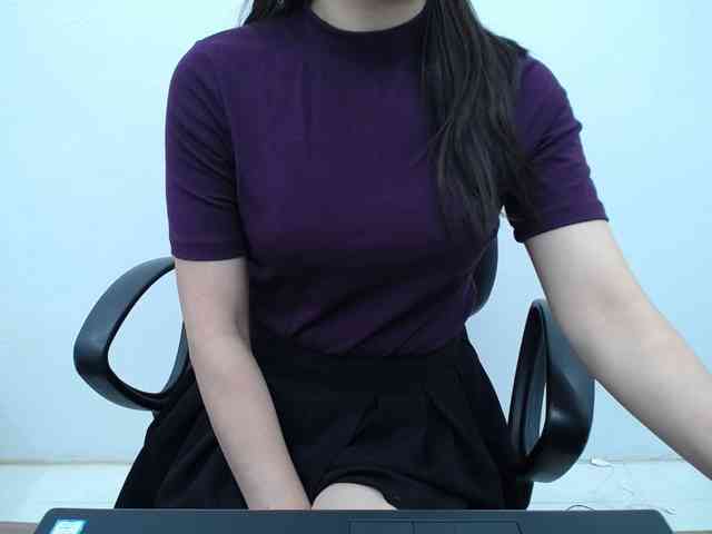 Lady-Young webcam