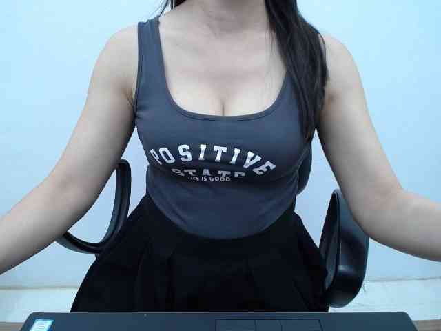 Lady-Young webcam