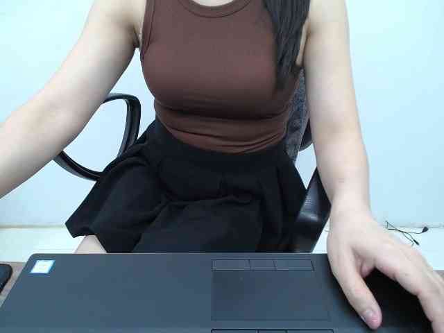 Lady-Young webcam