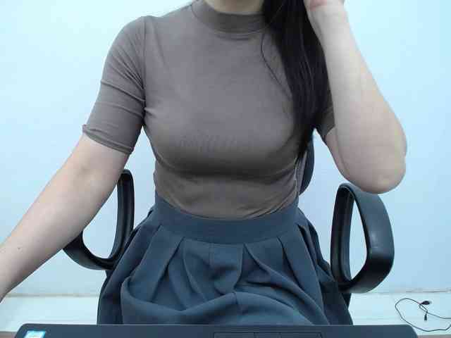 Lady-Young webcam
