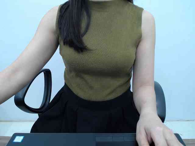 Lady-Young webcam
