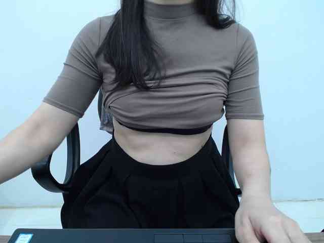 Lady-Young webcam