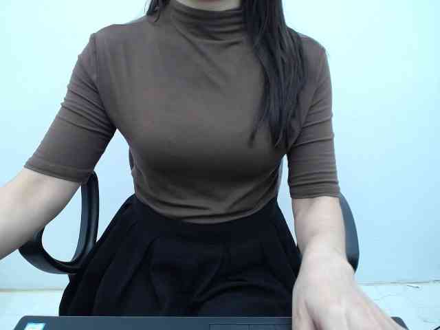 Lady-Young webcam