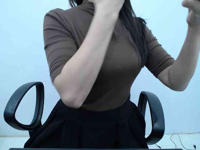 Lady-Young webcam