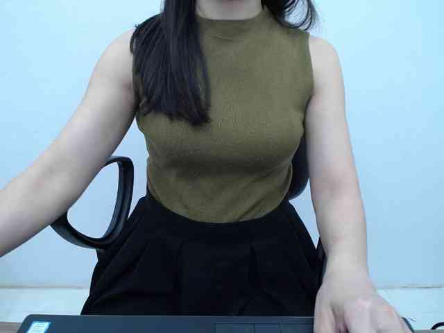 Lady-Young webcam
