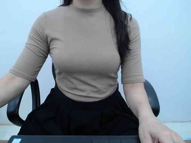 Lady-Young webcam