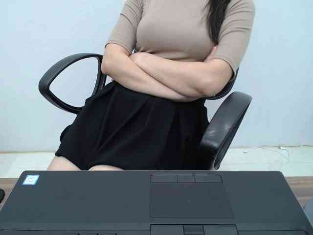 Lady-Young webcam