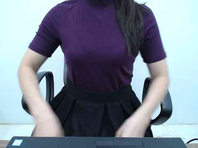 Lady-Young webcam