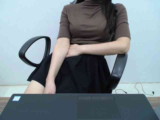 Lady-Young webcam