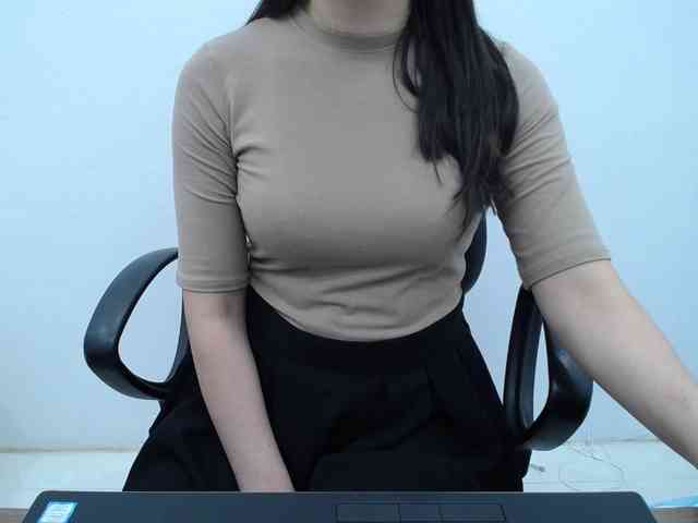 Lady-Young webcam