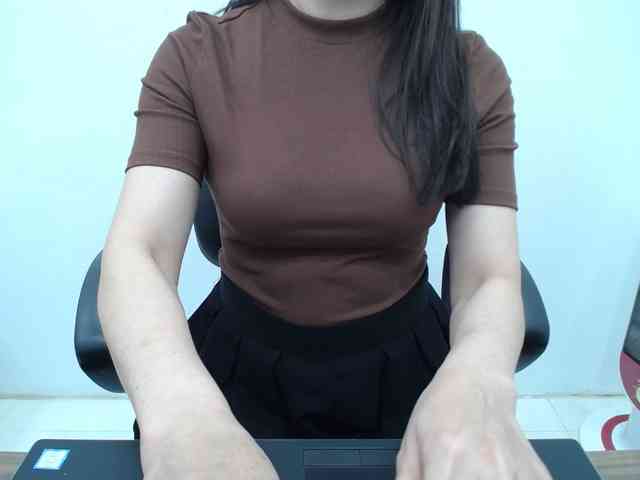 Lady-Young webcam