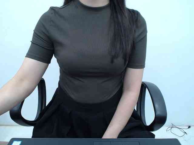 Lady-Young webcam