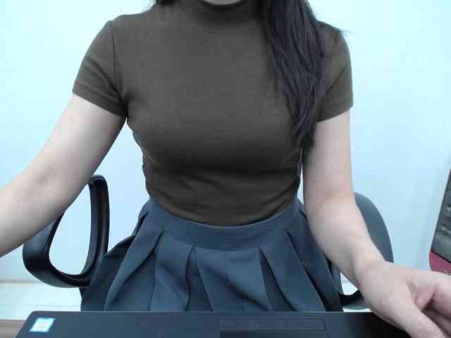 Lady-Young webcam