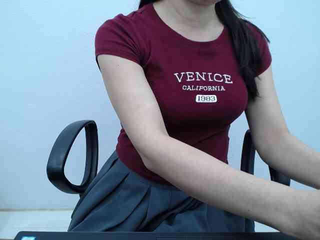 Lady-Young webcam