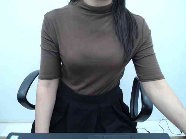 Lady-Young webcam