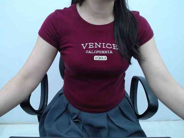 Lady-Young webcam