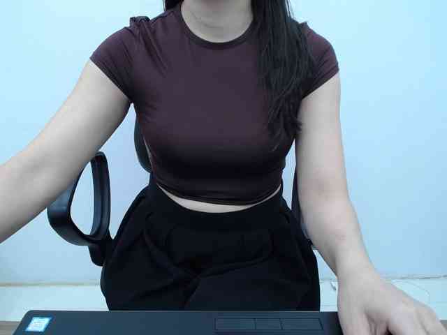 Lady-Young webcam
