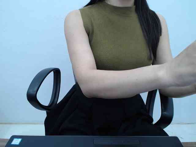 Lady-Young webcam