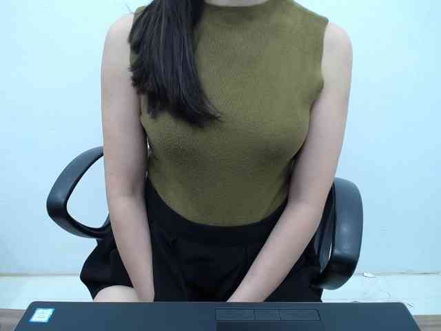 Lady-Young webcam